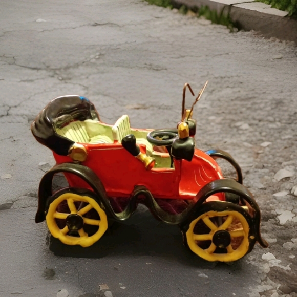Vintage Capodimonte Ceramic Old Car Renault Italy 1904 Hand Painted - Picture 1 of 10